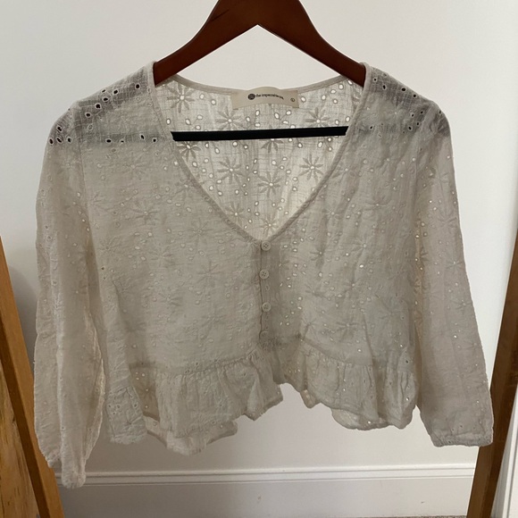 White eyelet top - Picture 1 of 1